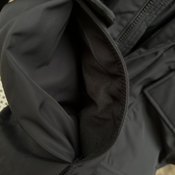 Everlane ReNew Short Parka Coat Jacket, Black, Large - Picture 12 of 16